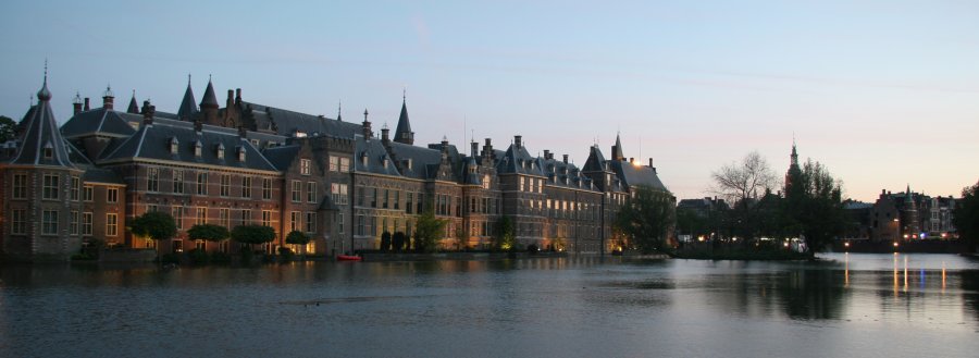 Photo of Binnenhof acknowledgement to Wikipedia.